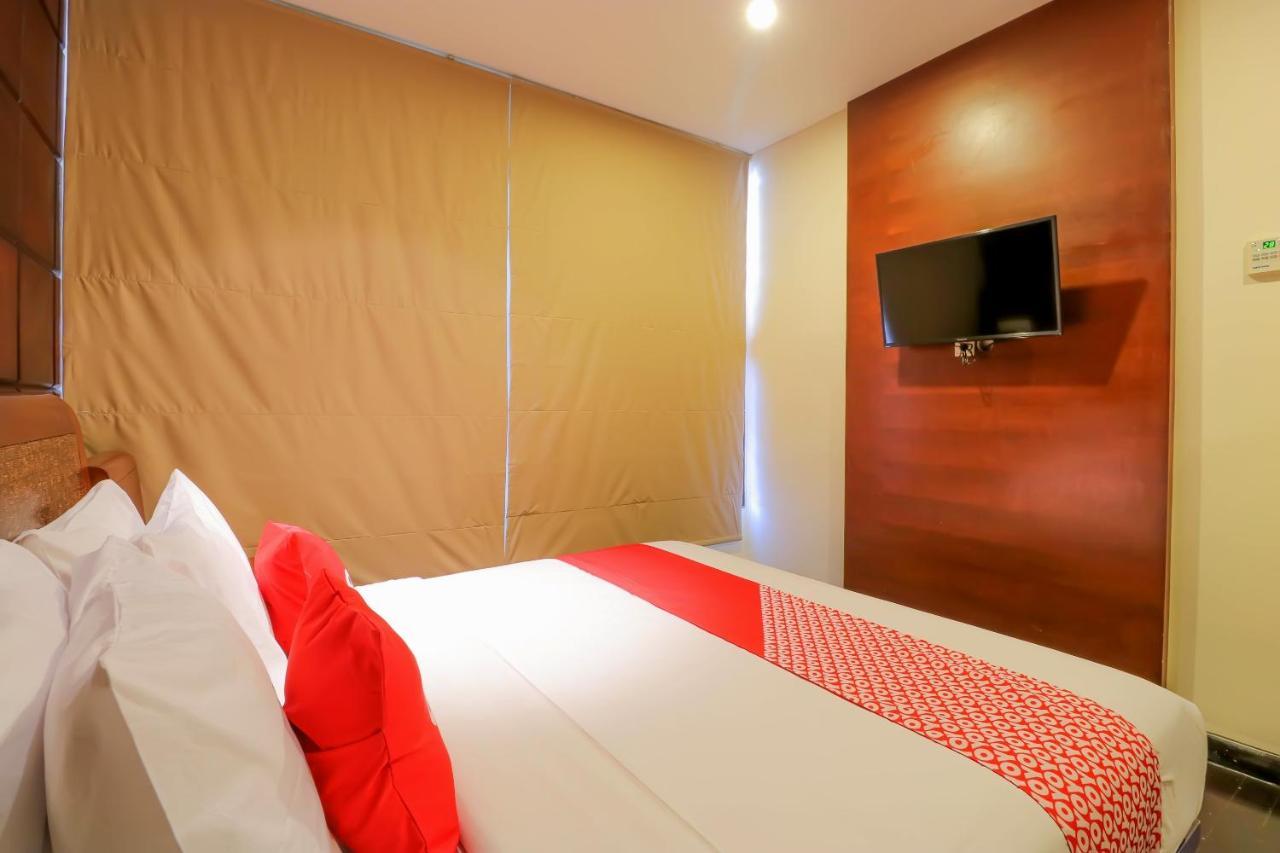 Capital O 2114 Grand Jimbaran Boutique Hotel ภายนอก รูปภาพ