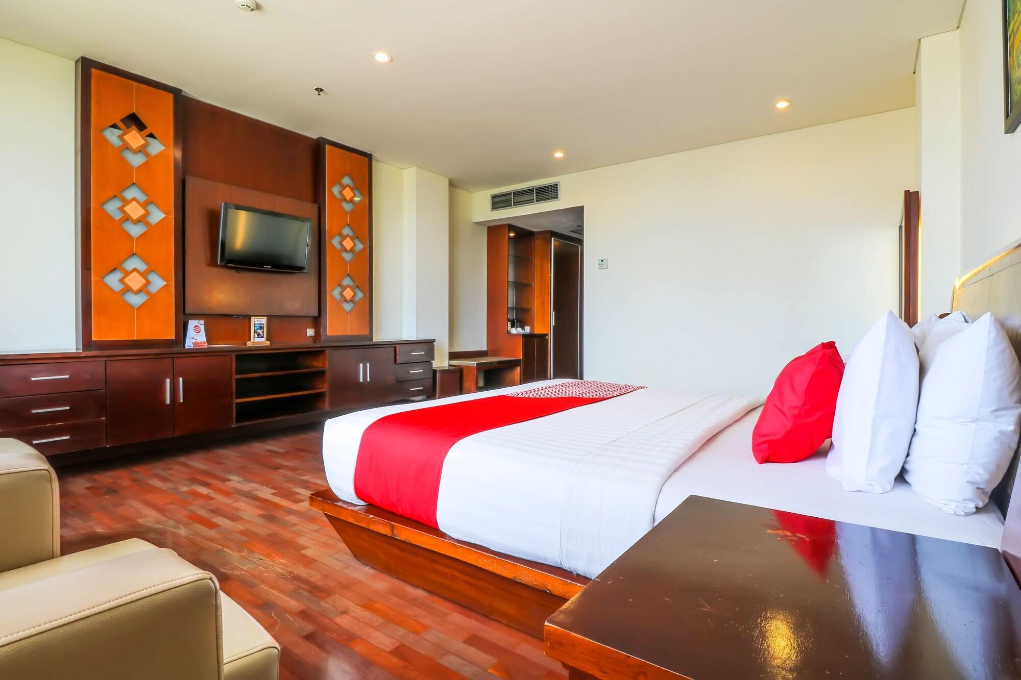 Capital O 2114 Grand Jimbaran Boutique Hotel ภายนอก รูปภาพ