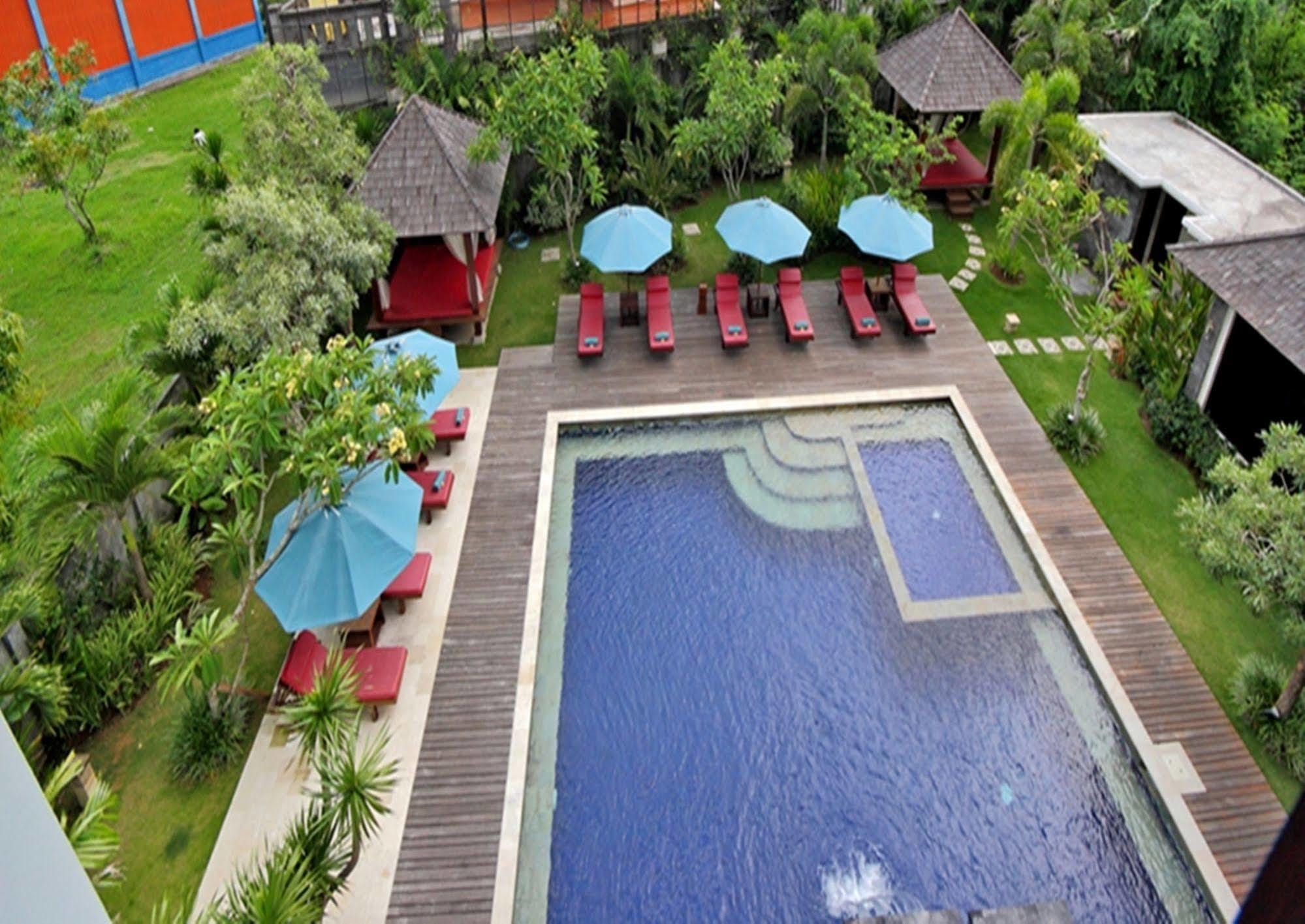 Capital O 2114 Grand Jimbaran Boutique Hotel ภายนอก รูปภาพ