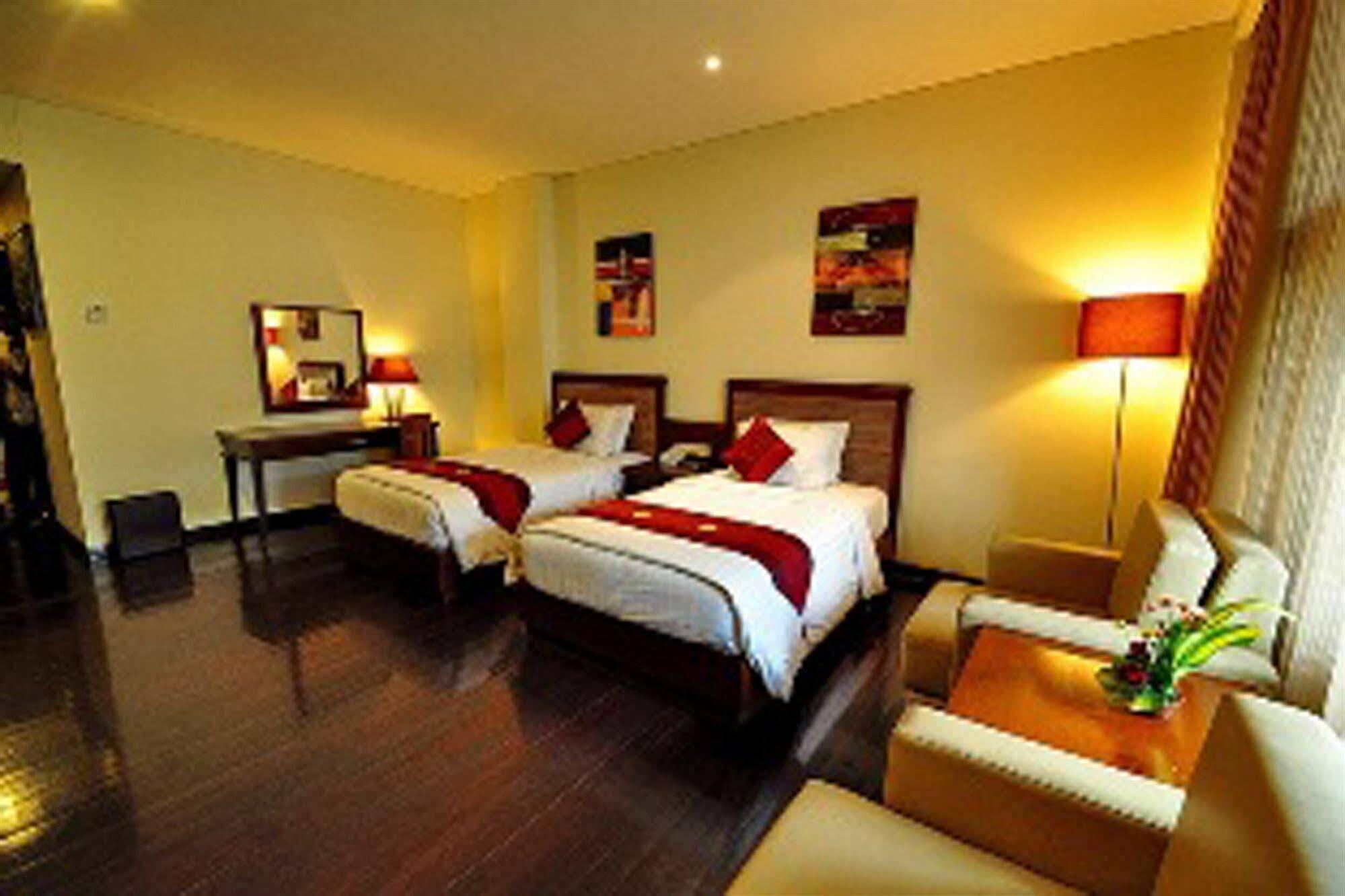 Capital O 2114 Grand Jimbaran Boutique Hotel ภายนอก รูปภาพ